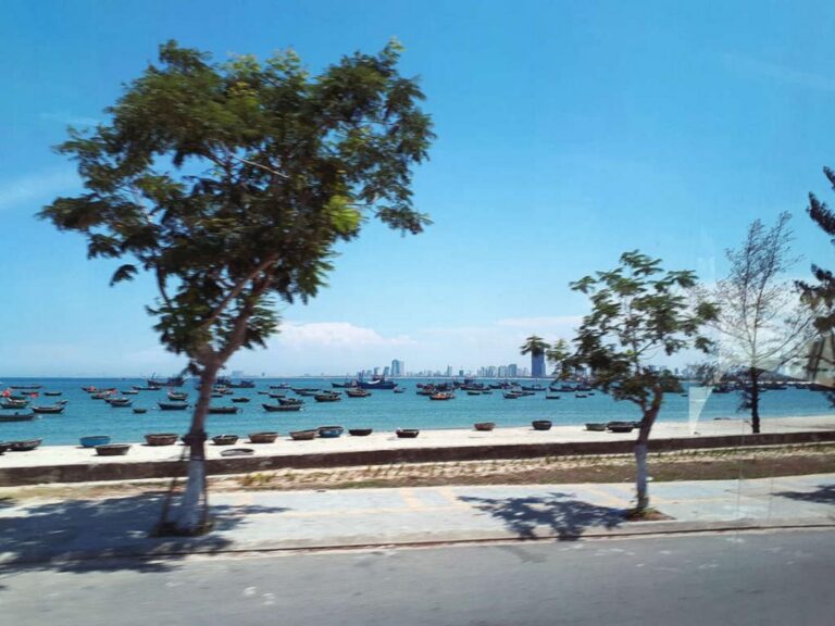 다낭 1일차 여행 – 슬픈역사를 위로하기 위한 해수관음상이 있는 영흥사